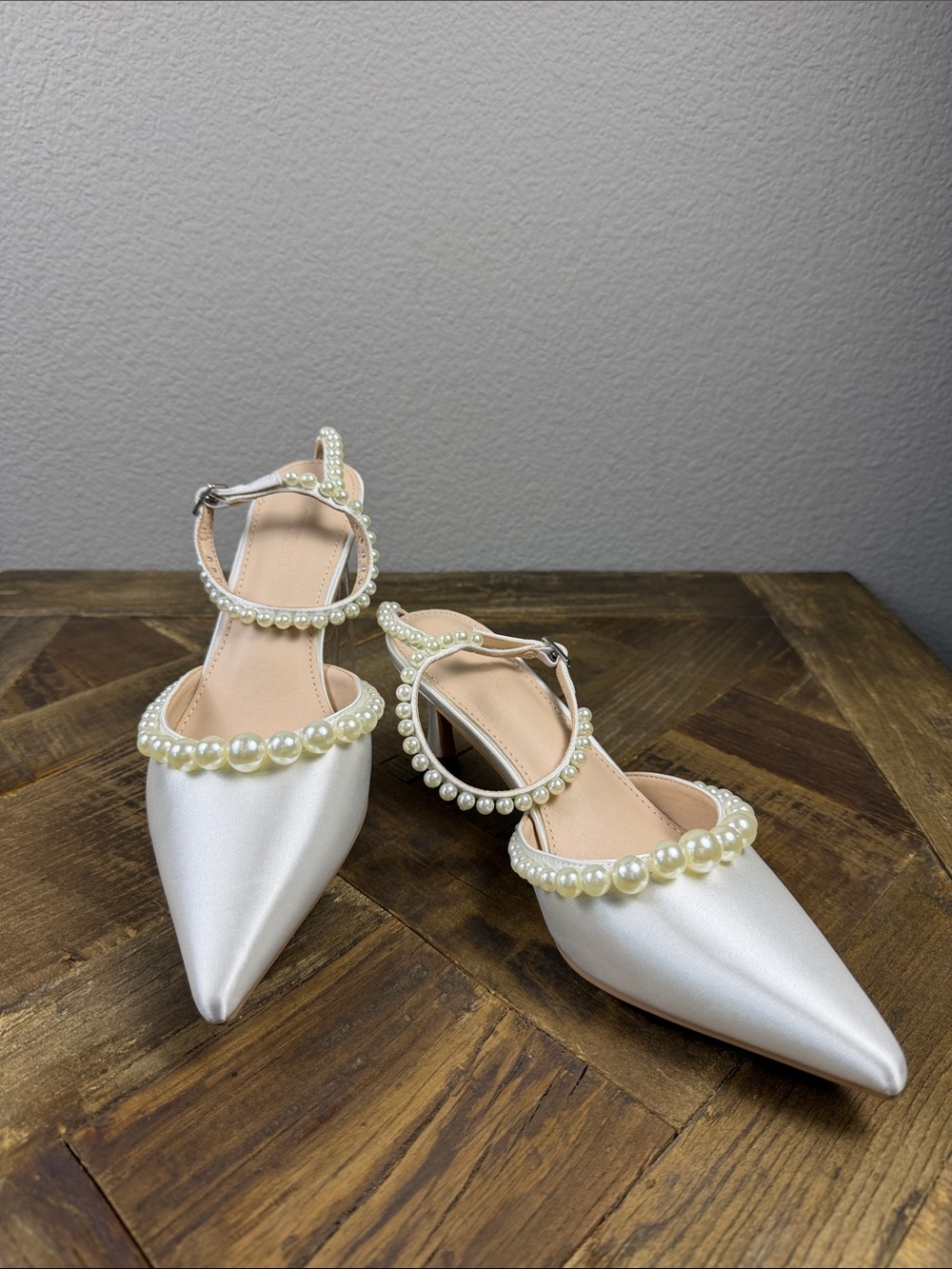 Size 7 Coutgo Pearl-Trim Satin Pointed Toe Heels in Ivory